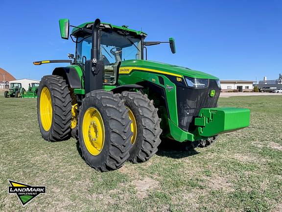 Image of John Deere 8R 310 equipment image 2
