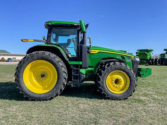 Image of John Deere 8R 310 equipment image 3