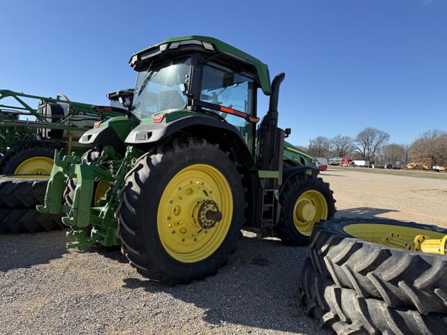 Image of John Deere 8R 310 equipment image 4