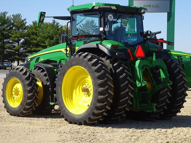 Image of John Deere 8R 310 equipment image 2