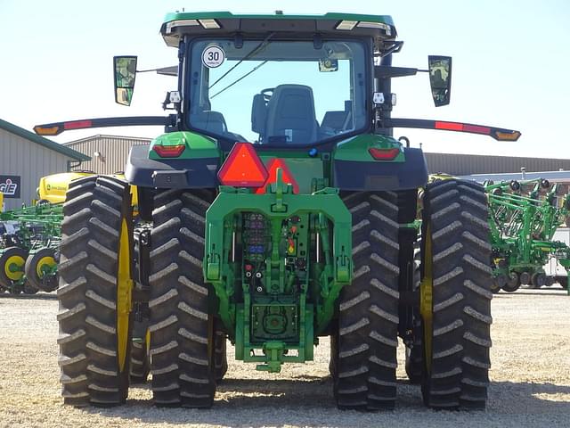 Image of John Deere 8R 310 equipment image 3