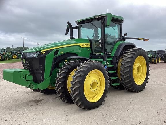 Image of John Deere 8R 310 equipment image 3