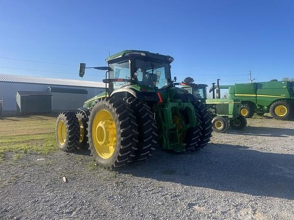 Image of John Deere 8R 310 equipment image 4