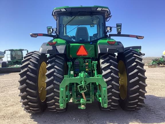 Image of John Deere 8R 310 equipment image 4