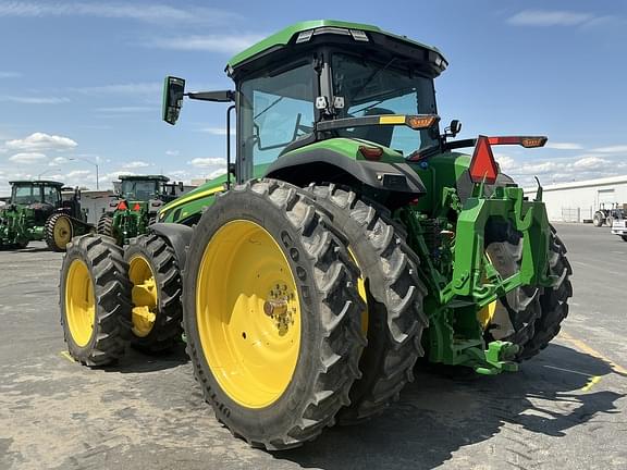 Image of John Deere 8R 310 equipment image 2