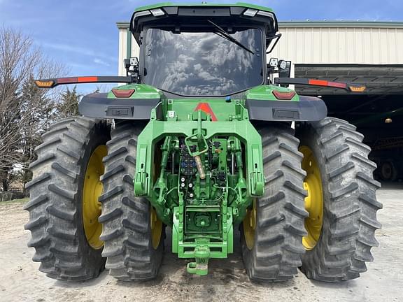 Image of John Deere 8R 310 equipment image 4