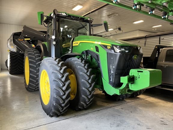 Image of John Deere 8R 310 equipment image 1