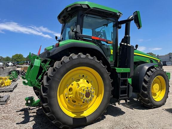Image of John Deere 8R 310 equipment image 2