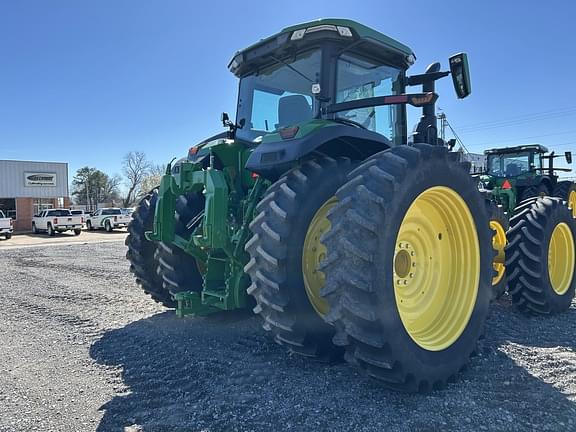 Image of John Deere 8R 310 equipment image 4