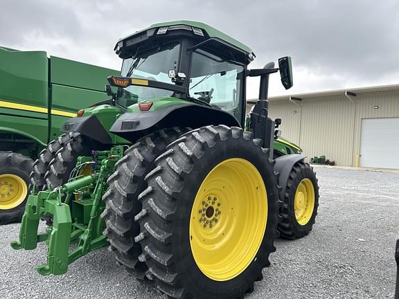 Image of John Deere 8R 310 equipment image 2