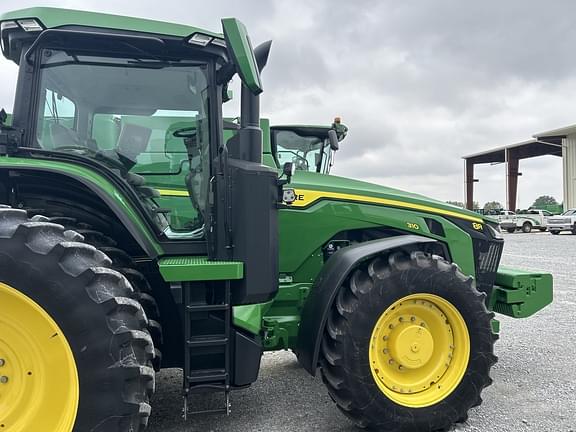 Image of John Deere 8R 310 equipment image 3