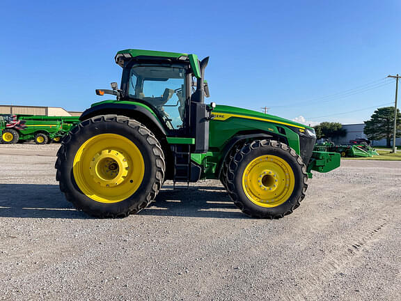 Image of John Deere 8R 310 equipment image 3