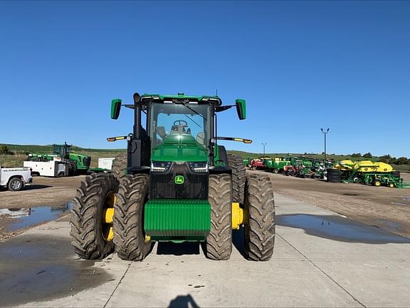 Image of John Deere 8R 310 equipment image 4