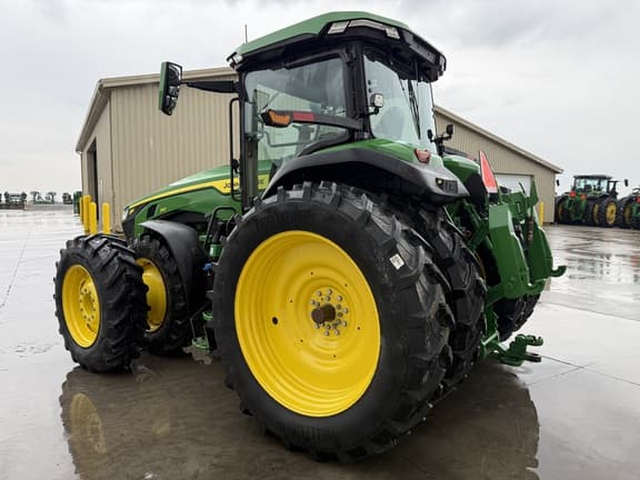 Image of John Deere 8R 310 equipment image 4