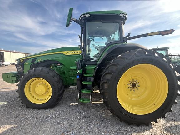 Image of John Deere 8R 310 equipment image 1