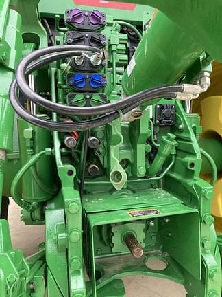 Image of John Deere 8R 310 equipment image 3