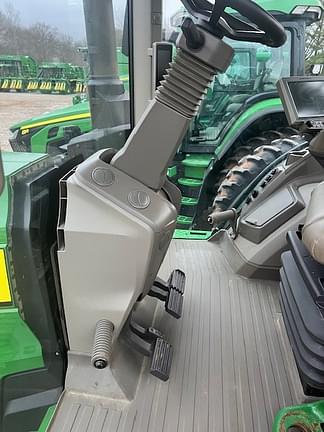 Image of John Deere 8R 310 equipment image 3