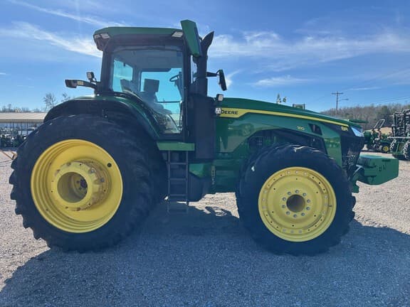 Image of John Deere 8R 310 equipment image 4