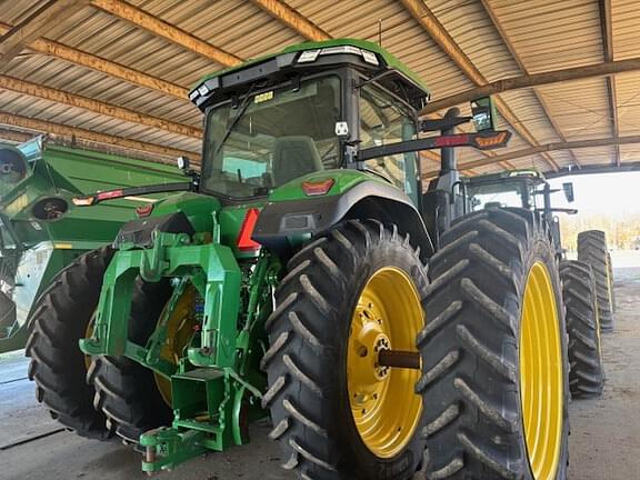 Image of John Deere 8R 310 equipment image 2