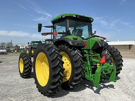Image of John Deere 8R 310 equipment image 2