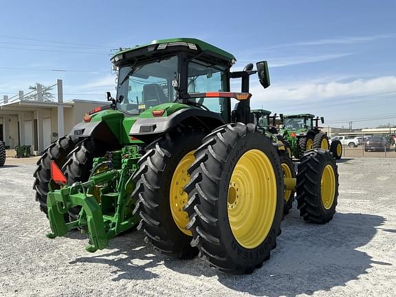 Image of John Deere 8R 310 equipment image 3