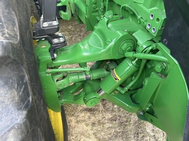 Image of John Deere 8R 310 equipment image 2