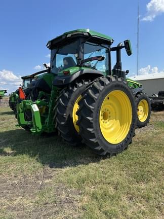 Image of John Deere 8R 310 equipment image 4