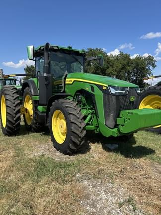 Image of John Deere 8R 310 equipment image 2