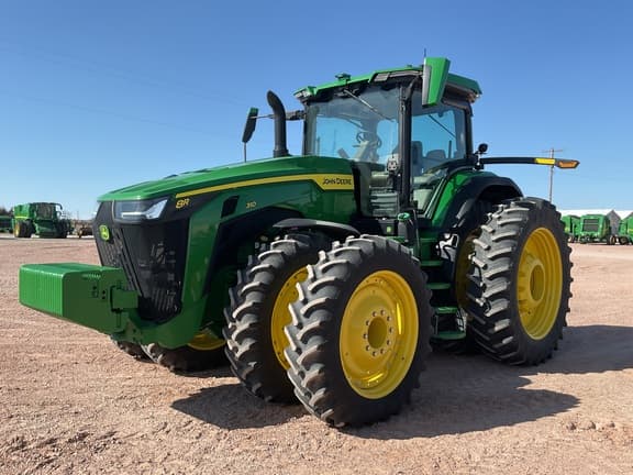 Image of John Deere 8R 310 equipment image 2