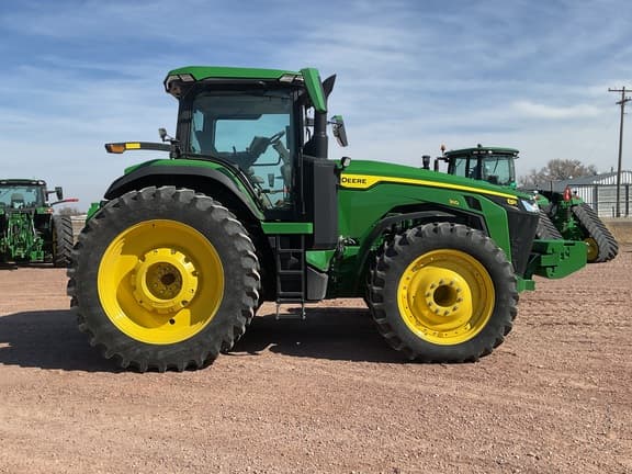 Image of John Deere 8R 310 equipment image 3