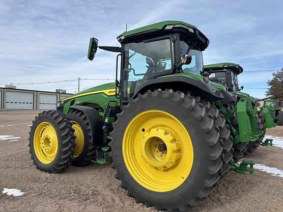 Image of John Deere 8R 310 equipment image 2