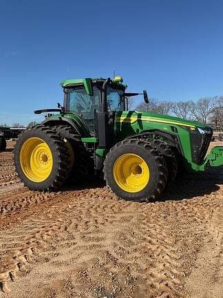 Image of John Deere 8R 310 equipment image 4