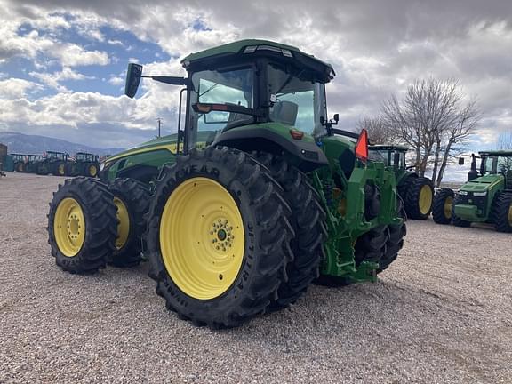 Image of John Deere 8R 310 equipment image 2