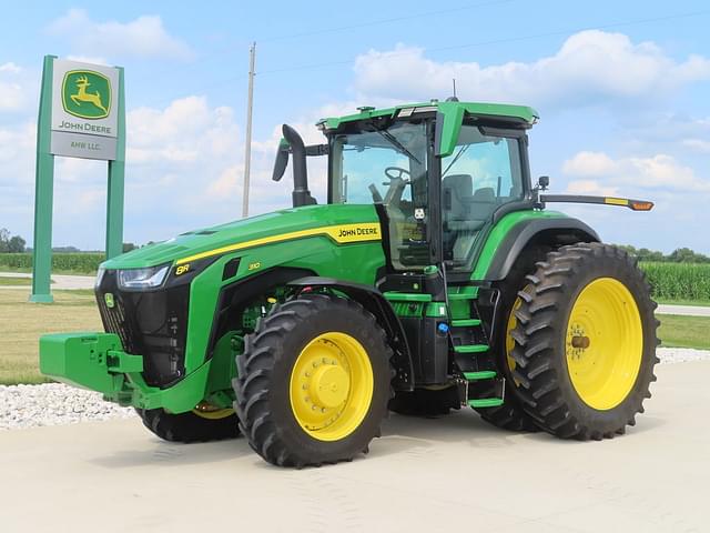 Image of John Deere 8R 310 equipment image 2