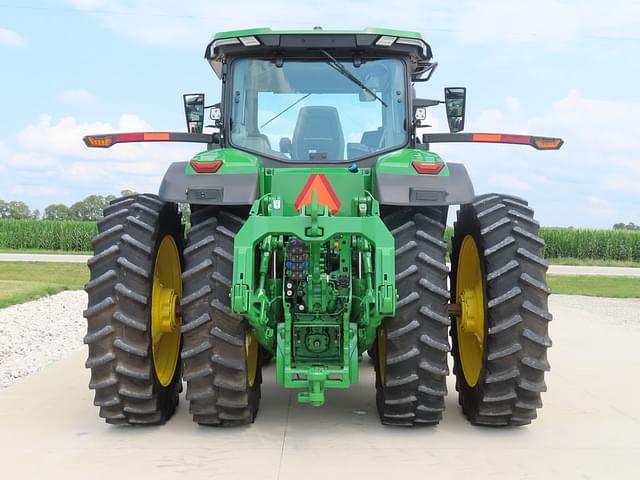 Image of John Deere 8R 310 equipment image 2