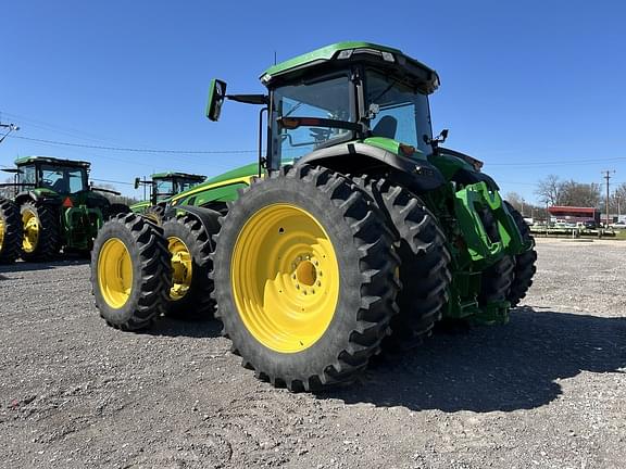 Image of John Deere 8R 310 equipment image 2