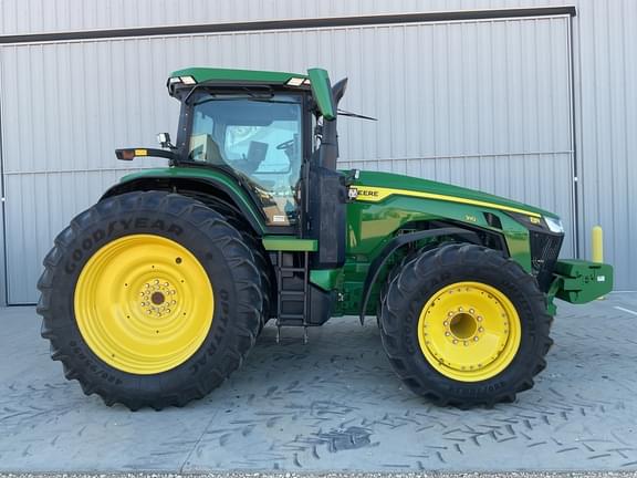 Image of John Deere 8R 310 equipment image 3