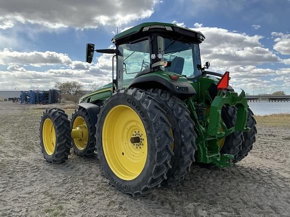Image of John Deere 8R 310 equipment image 2
