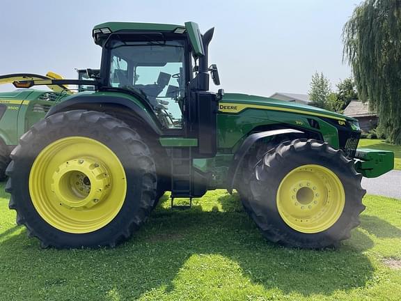 Image of John Deere 8R 310 equipment image 2