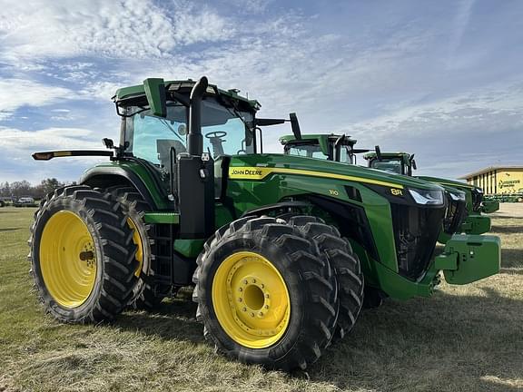 Image of John Deere 8R 310 equipment image 2