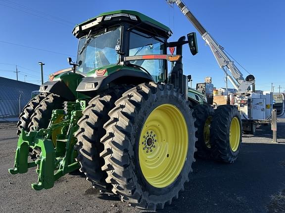 Image of John Deere 8R 310 equipment image 4