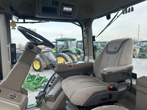 Image of John Deere 8R 310 equipment image 4