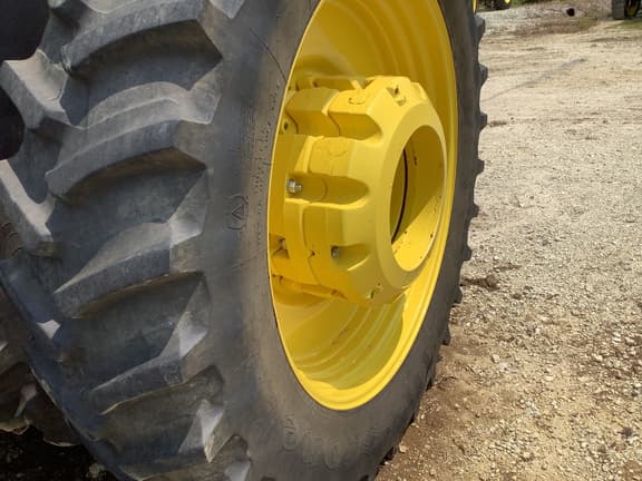 Image of John Deere 8R 310 equipment image 4