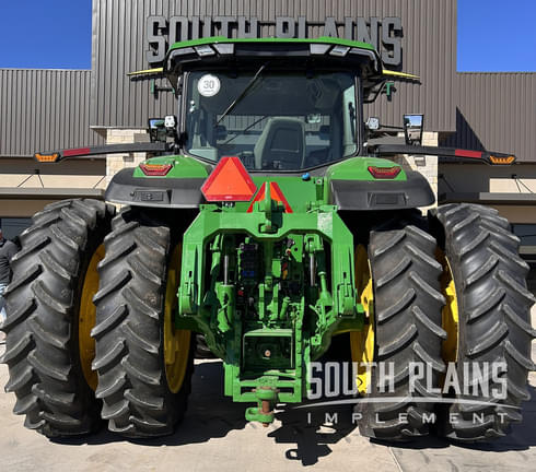 Image of John Deere 8R 310 equipment image 4