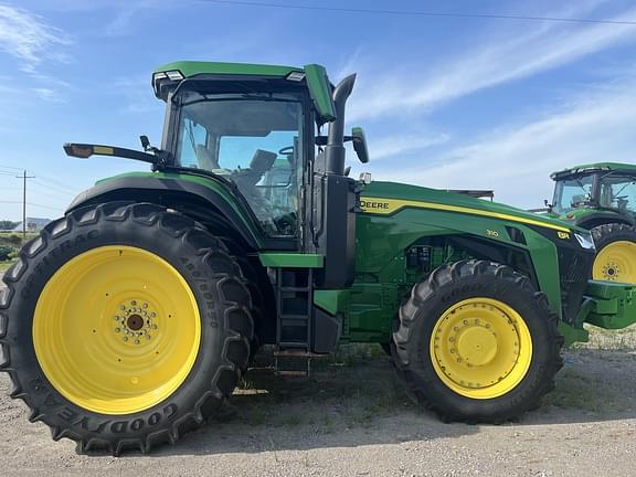 Image of John Deere 8R 310 equipment image 4