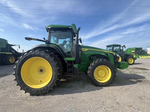 Image of John Deere 8R 310 equipment image 3
