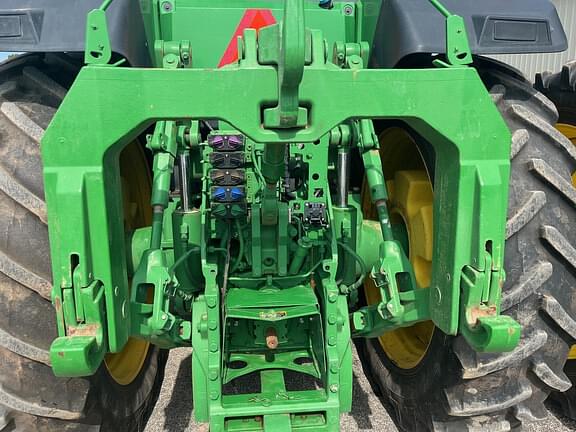 Image of John Deere 8R 310 equipment image 2