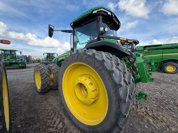 Image of John Deere 8R 310 equipment image 1