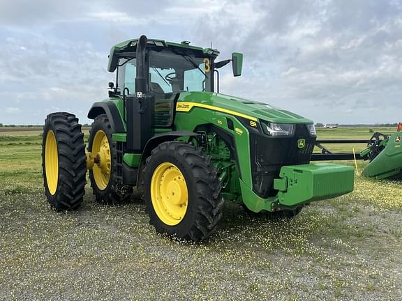 Image of John Deere 8R 310 equipment image 2