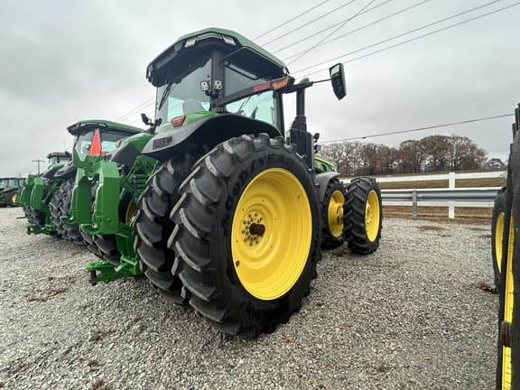 Image of John Deere 8R 310 equipment image 4